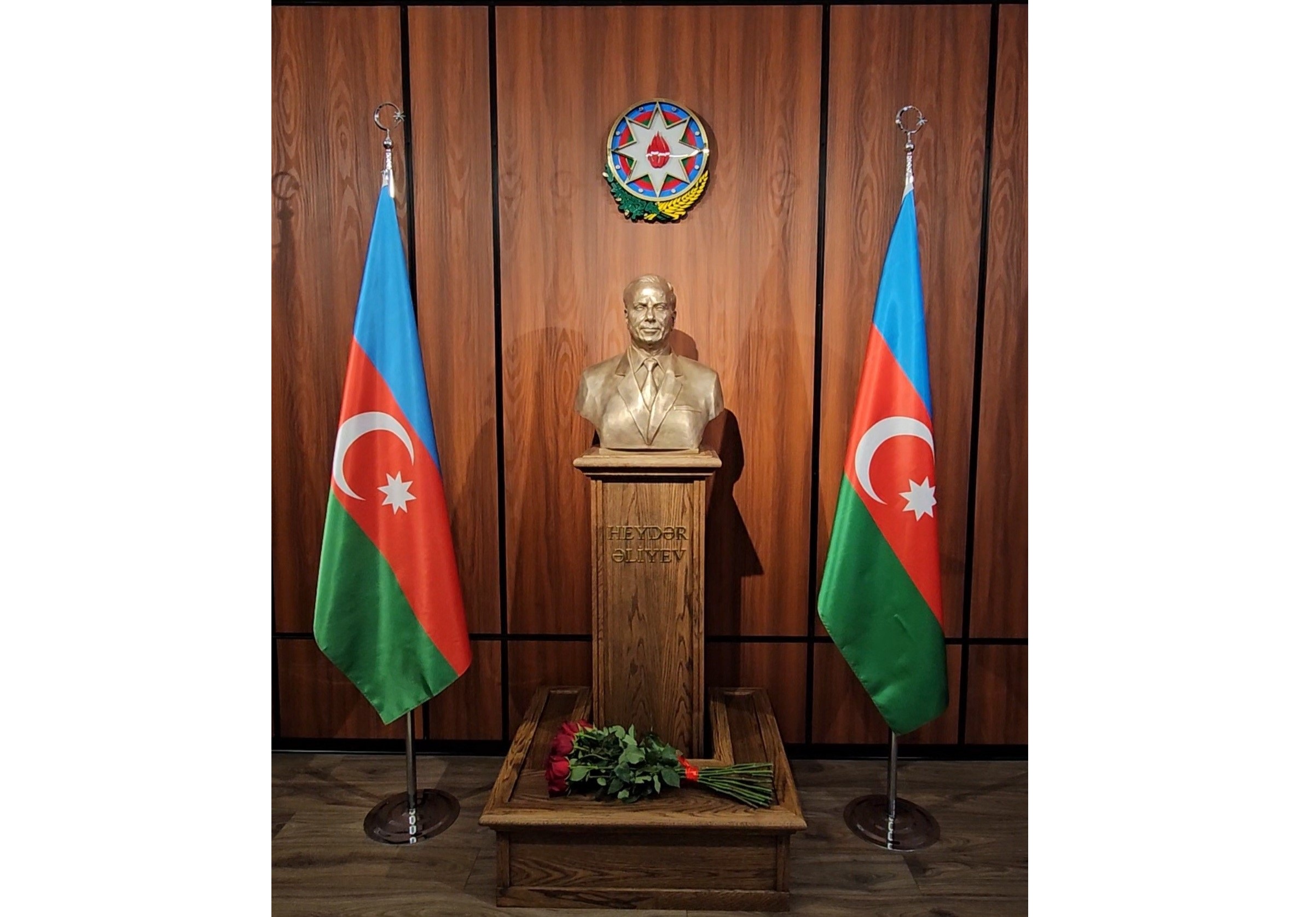 Azərbaycan xalqının Ümummilli Lideri Heydər Əliyevin anadan olmasının 103-cü ildönümü ilə əlaqədar Sankt-Peterburqda keçirilmiş anım tədbiri Xeber basligi