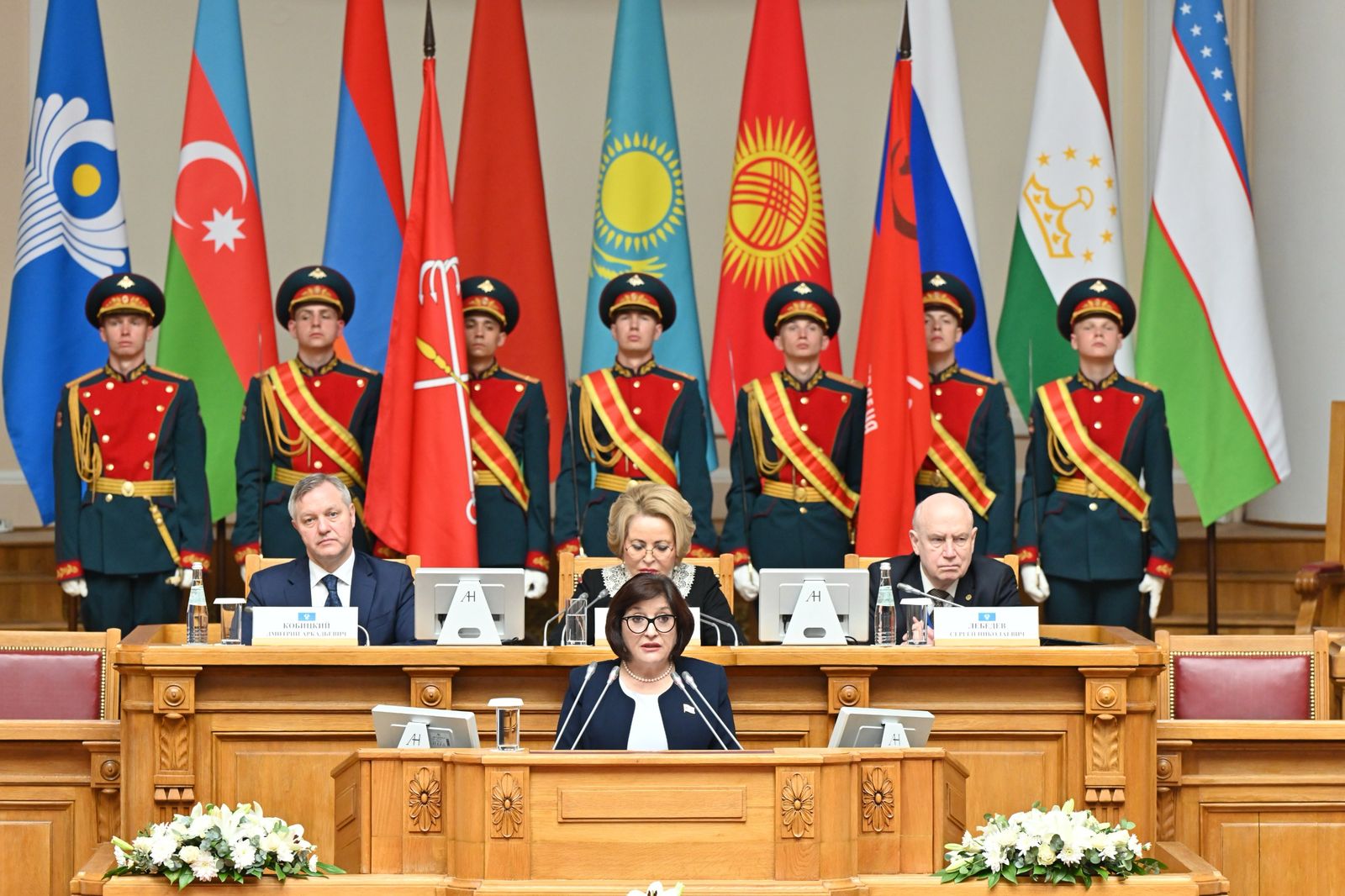 Azərbaycan Respublikasının Milli Məclisinin sədri Sahibə Qafarovanın MDB Parlamentlərarası Assambleyasının Şura, 58-ci plenar və 1941–1945-ci illərdə faşizm üzərində Qələbənin 80 illiyinə həsr olunmuş təntənəli iclaslarında və konsert tədbirində iştirakı Xeber basligi